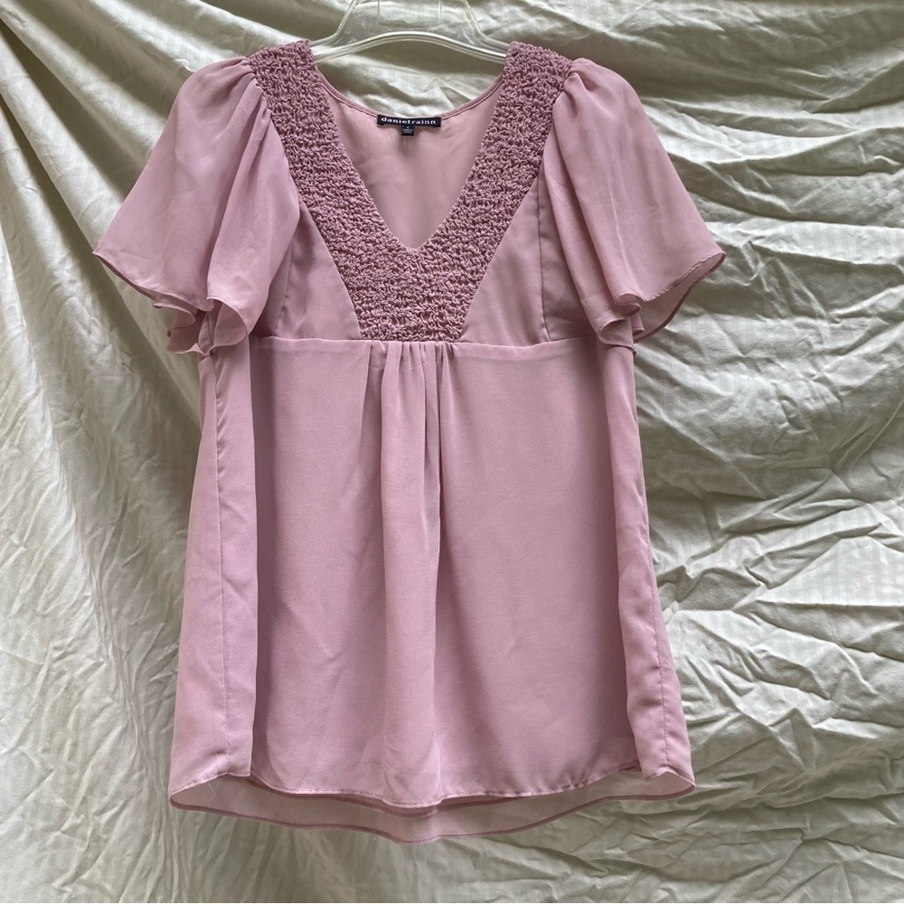Daniel Rainn mauve blouse with flutter sleeves, size small